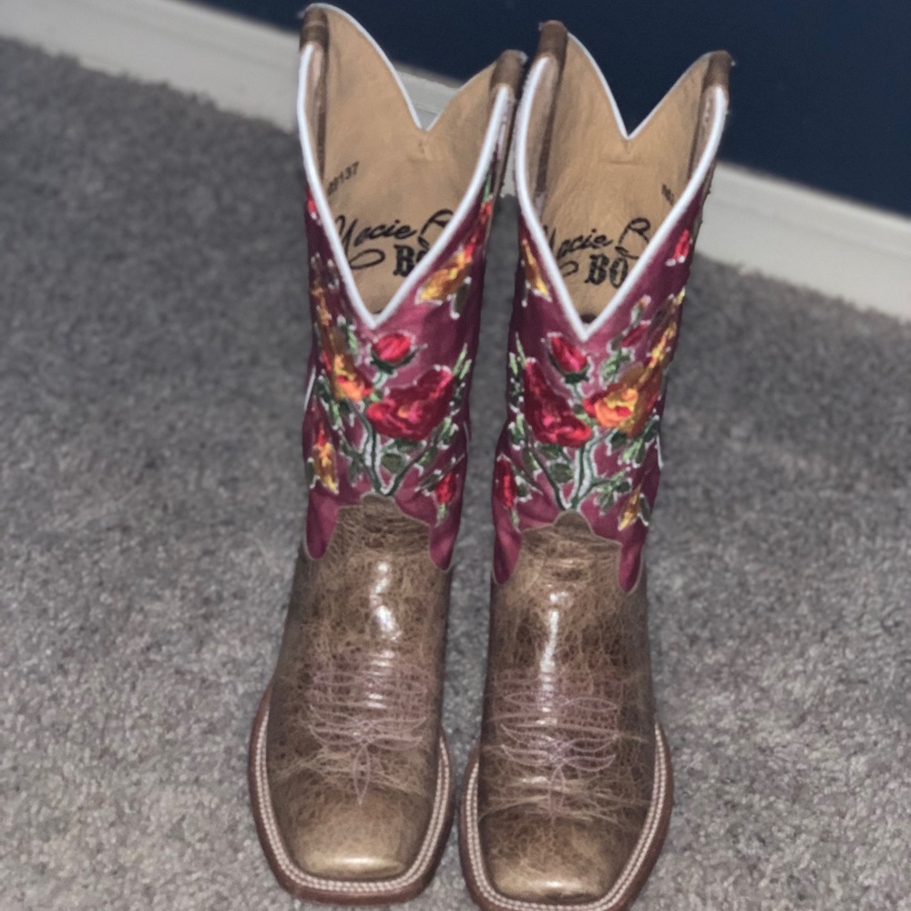 Macie Bean -Boxy Lady Floral Boots